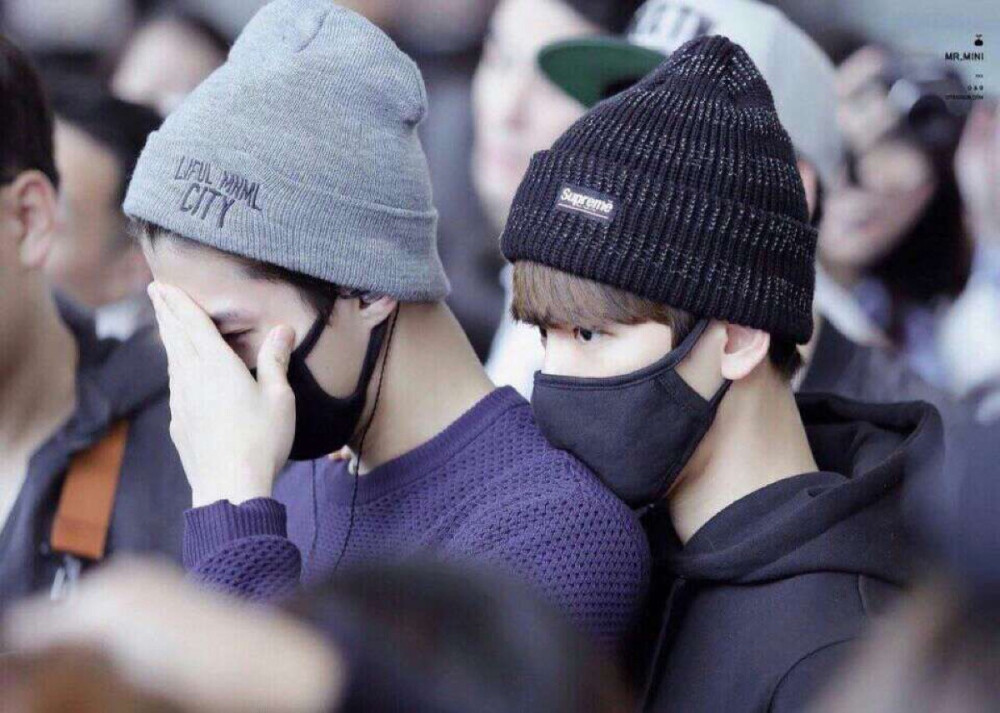 吴世勋 EXO SE HUN 边伯贤 BEAKHYUN 勋白