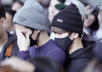 吴世勋 EXO SE HUN 边伯贤 BEAKHYUN 勋白