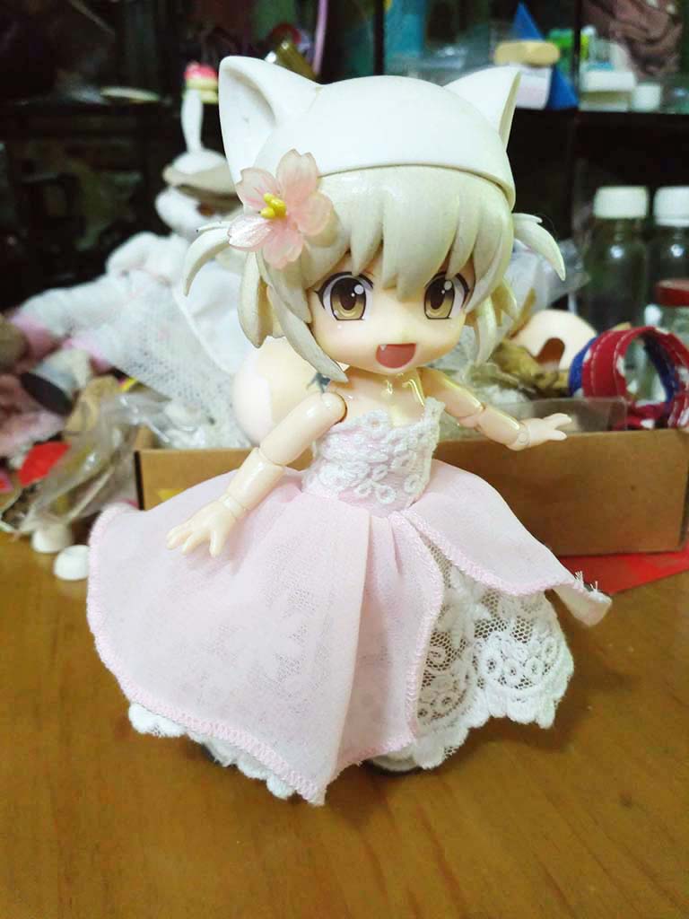 粉色蓬蓬礼服，同事女儿的小飞袖做的哈~OB11 GSC 大粘土头 BJD