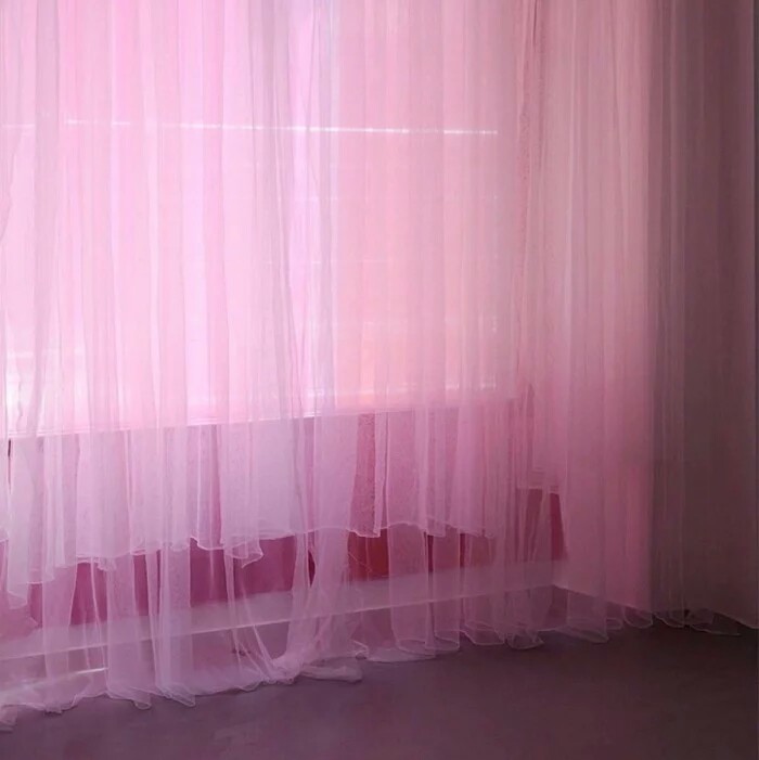 粉色的帘子