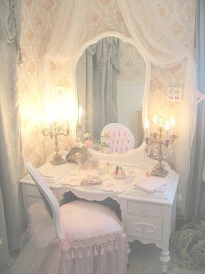 甜甜的梦幻少女温馨卧室房间