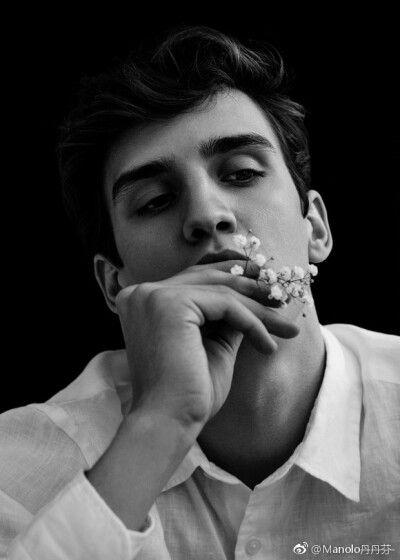 花和男人，出处见水印