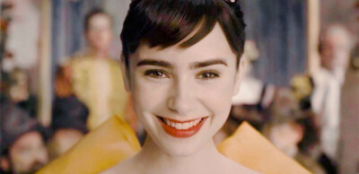 莉莉.柯林斯
Lily Jane Collins
《白雪公主之魔镜魔镜》