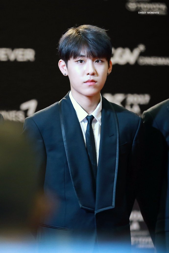 五金的小虎牙 -朴佑镇