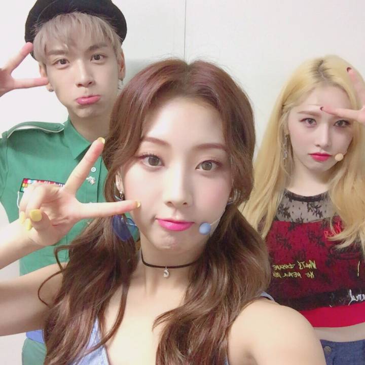 #SONAMOO#宜珍推特更新一则
#SONAMOO# 旼宰宜珍#N.Flying# 宰铉