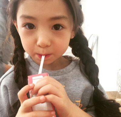 【荼】萌娃↪Ellie