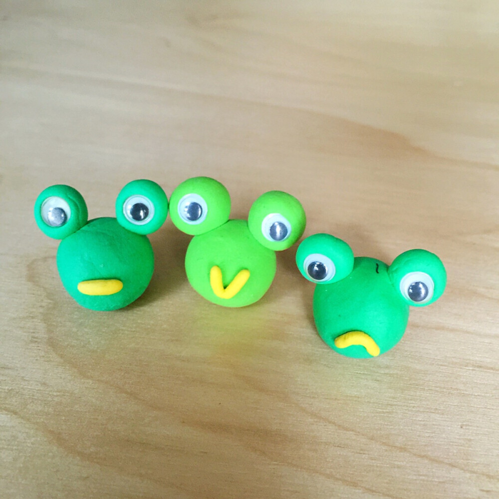 一只青蛙一张嘴，二只眼睛，四条腿。。。