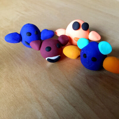 一群怪兽来袭^_^