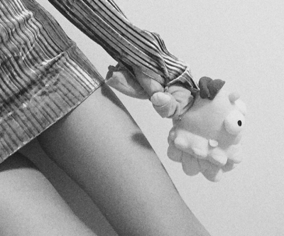 INS潮图，可自作头像，背景