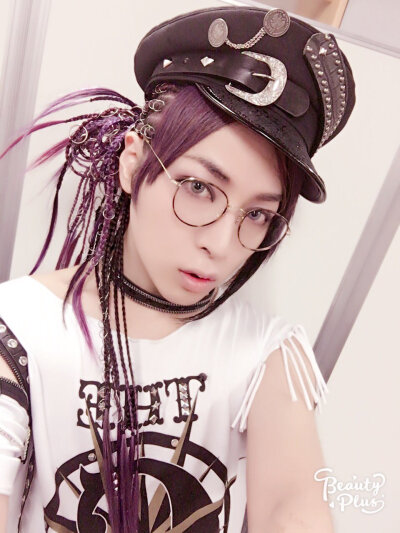 苍井翔太推特更新
メガネあり！
髪の毛は紫でした！ 