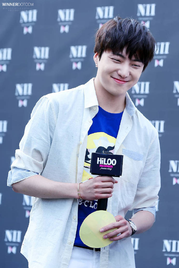 #姜昇润##0716姜昇润solo出道四周年# 20150515 NII FM回忆黑发允清爽的少年啊微风正好你要跟我去喝杯拿铁吗...展开全文c