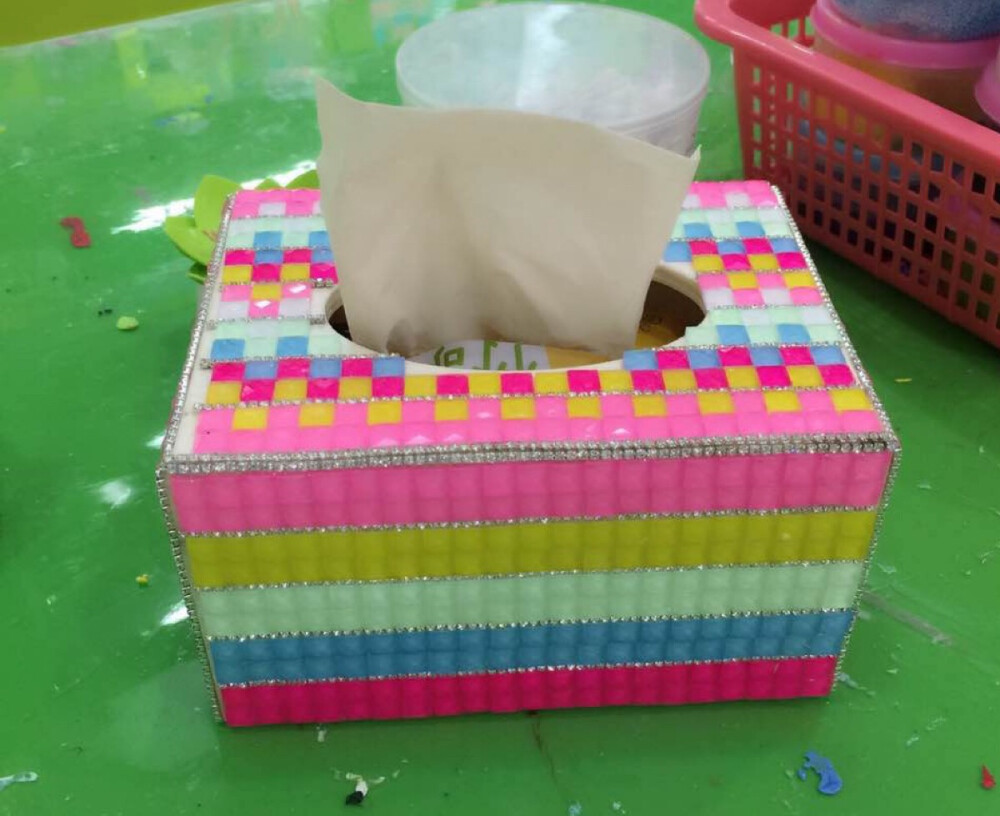 方形贴钻纸巾盒