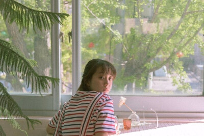 ins：pp__swan
参演韩剧学校2017的小姐姐 超喜欢她