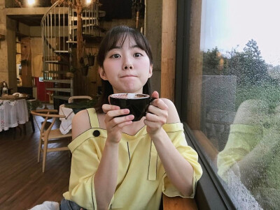 ins：pp__swan
参演韩剧学校2017的小姐姐 超喜欢她