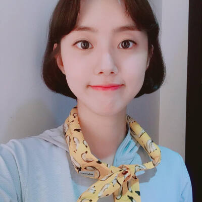 ins：pp__swan
参演韩剧学校2017的小姐姐 超喜欢她