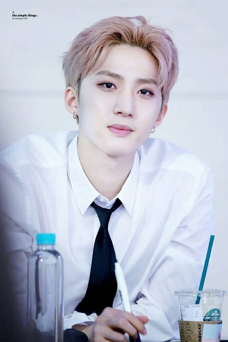 PENTAGON 李会泽（HUI）