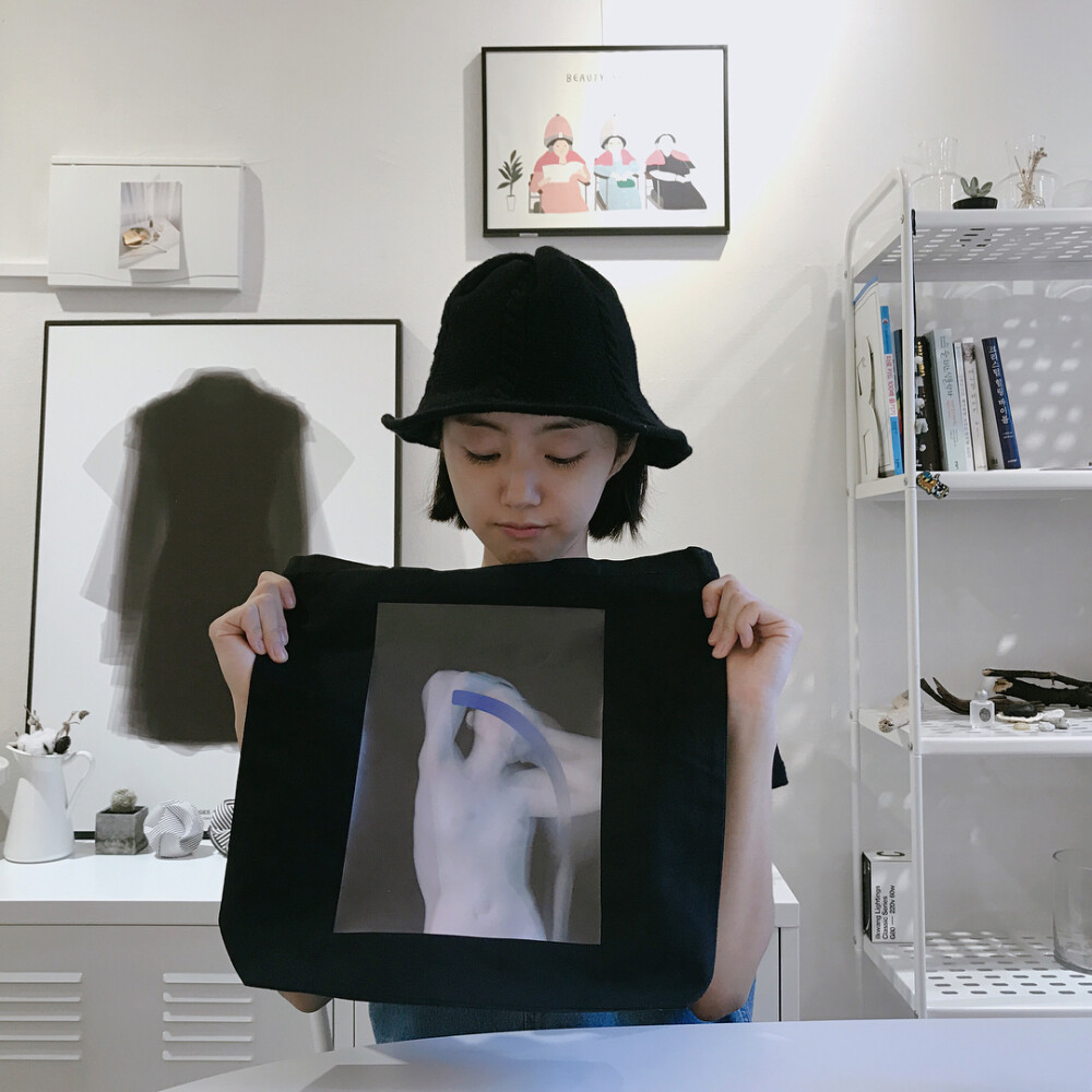 ins：pp__swan
参演韩剧学校2017的小姐姐 超喜欢她