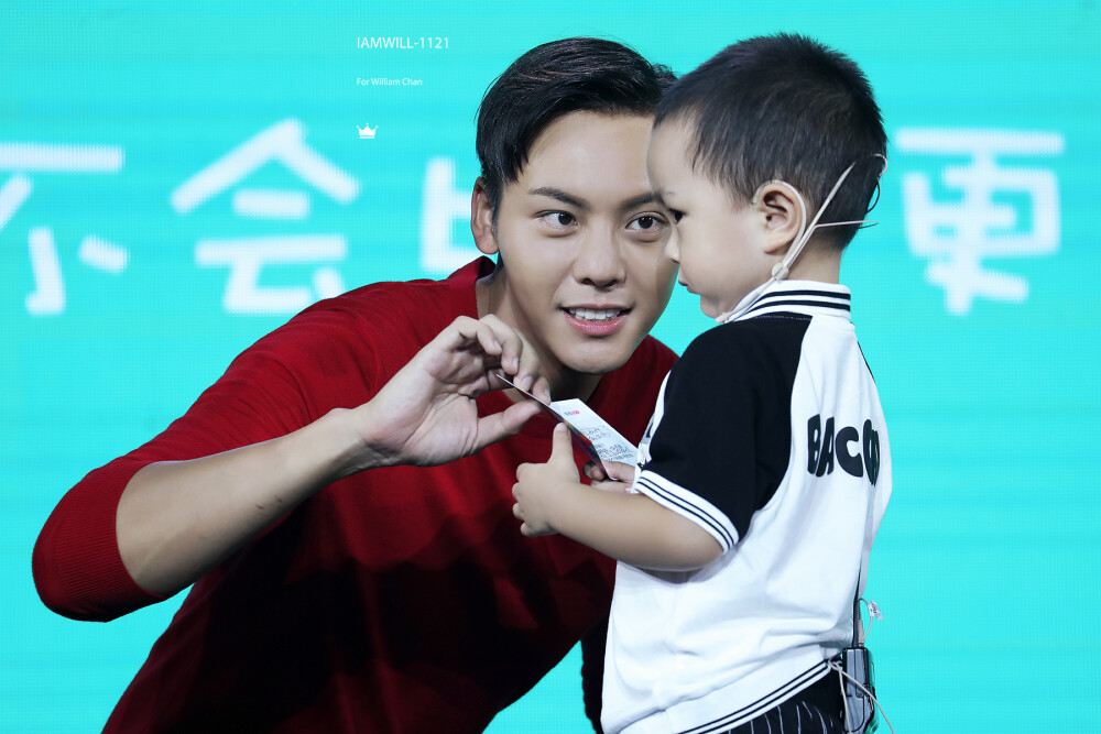 【陈伟霆】【cwt】【陈等等】【William Chan Wai-Ting】 170819 爱奇艺VIP专属见面会 1800 x 1200 px (图源： 微博@IAMWILL-1121 weibo.com/3128438331/FjvTRDtdm)