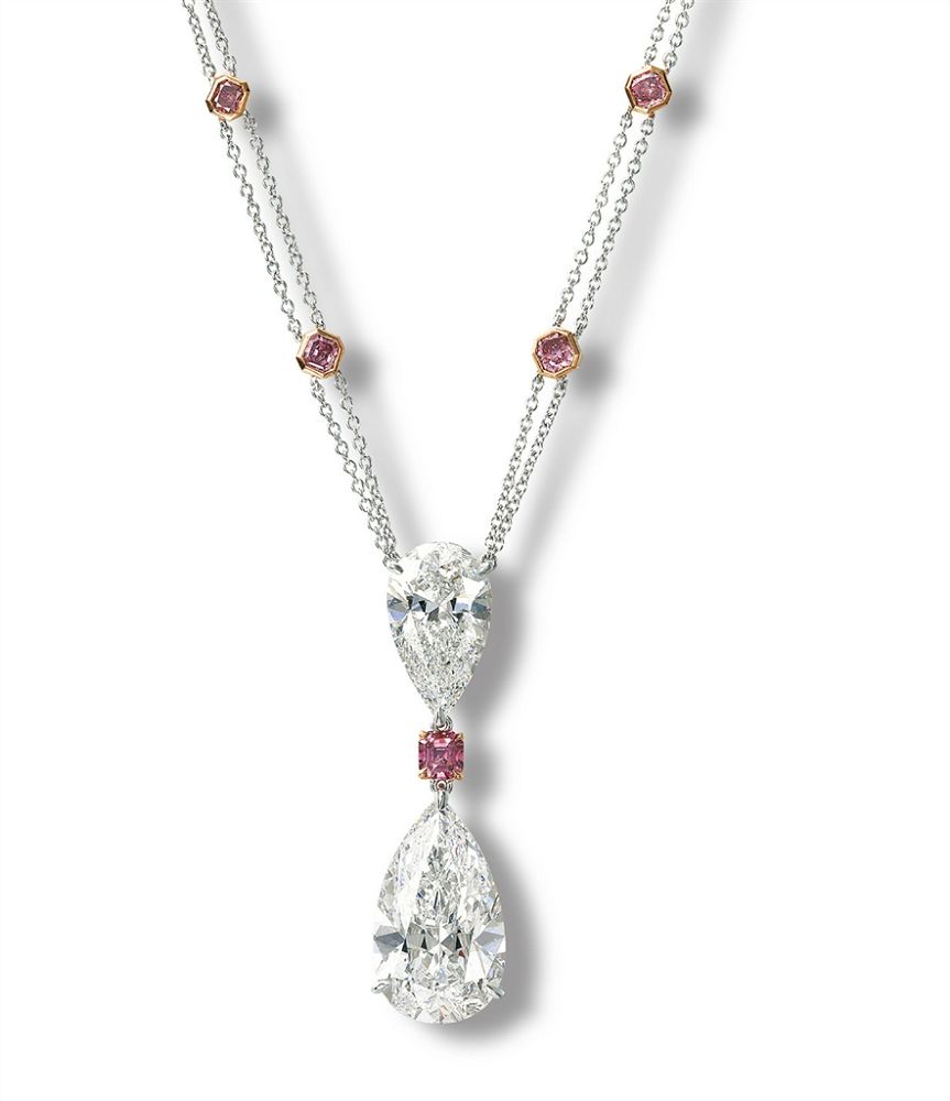 Each suspending a cascade of vari-cut pink diamonds within a pavé-set diamond surround to the pink diamond accents，mounted in 18k white and rose gold，7.0 cm long Accompanied by thirty-two reports from the Gemological Institute of America stating that the thirty-two vari-cut diamonds weighing from 0.