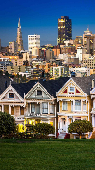 旧金山仅存的6栋连在一起的维多利亚式别墅