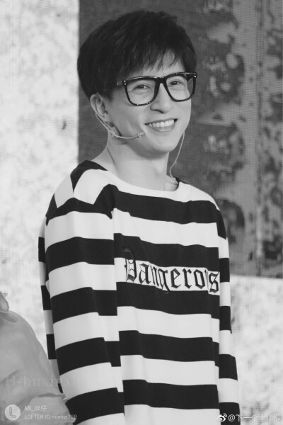 薛之谦 微笑 男神