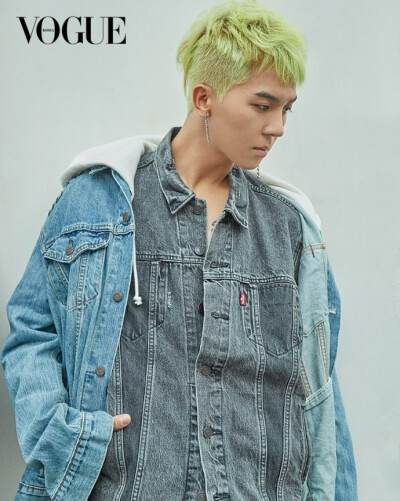 #WINNER#【消息】Levi's官方脸书账号更新相关：VOGUE KOREA 9月刊中展现的WINNER的DENIM LOOKLives的“style流行文书”从#宋旻浩#到#WINNER#！以机车夹克来展现每个人不同风格的WINNER成员们 #LiveInLevis##Levis_Ko…