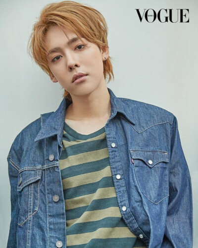 #WINNER#【消息】Levi's官方脸书账号更新相关：VOGUE KOREA 9月刊中展现的WINNER的DENIM LOOKLives的“style流行文书”从#宋旻浩#到#WINNER#！以机车夹克来展现每个人不同风格的WINNER成员们 #LiveInLevis##Levis_Ko…