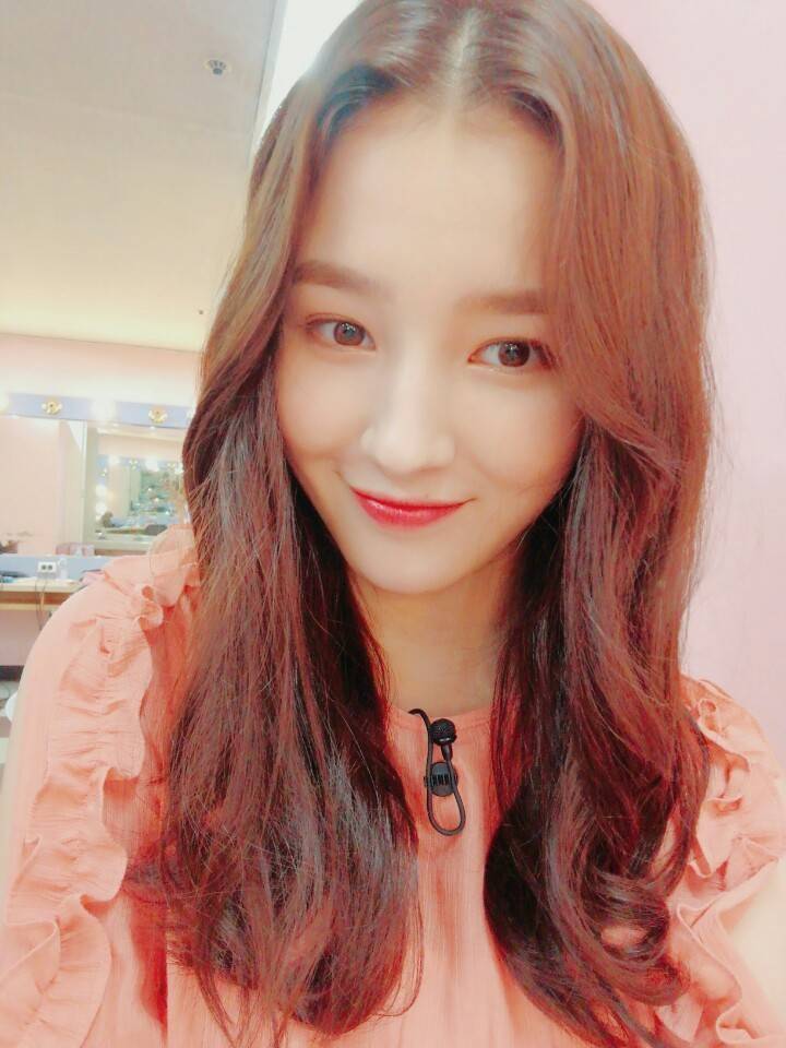 李承利Nancy momoland 女生头像 壁纸 背景 锁屏 