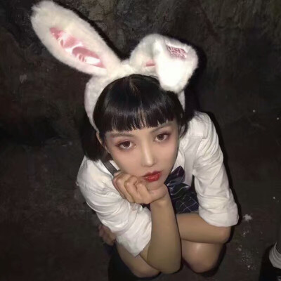 酷 潮流 女头 欧美风 韩系
by 枪妹儿°