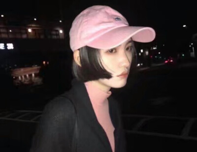 酷 潮流 女头 欧美风 韩系
by 枪妹儿°