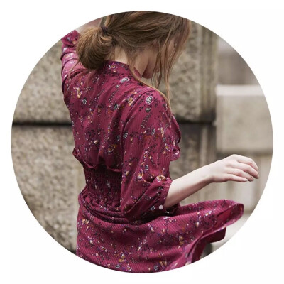 <藤井莉娜>