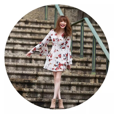 <藤井莉娜>