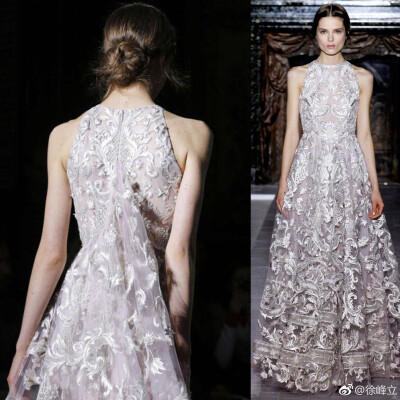 DETAILS | Valentino Spring / Summer 2013 背后是一道靓丽风景线，喊一声转头的想必是天仙～ 