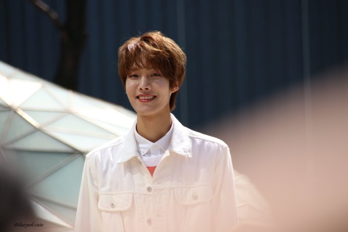 #GoldenChild# #李大烈##孙永宅##崔胜允##朴在锡##李长埈##崔普闵# #GoldenChild0828出道快乐# 【GC资源】170902音乐中心迷你FM＆170828出道SC 高清9Pcr:TellMeY_0713, daeyeol_cut, sweetyyok, ​​​​