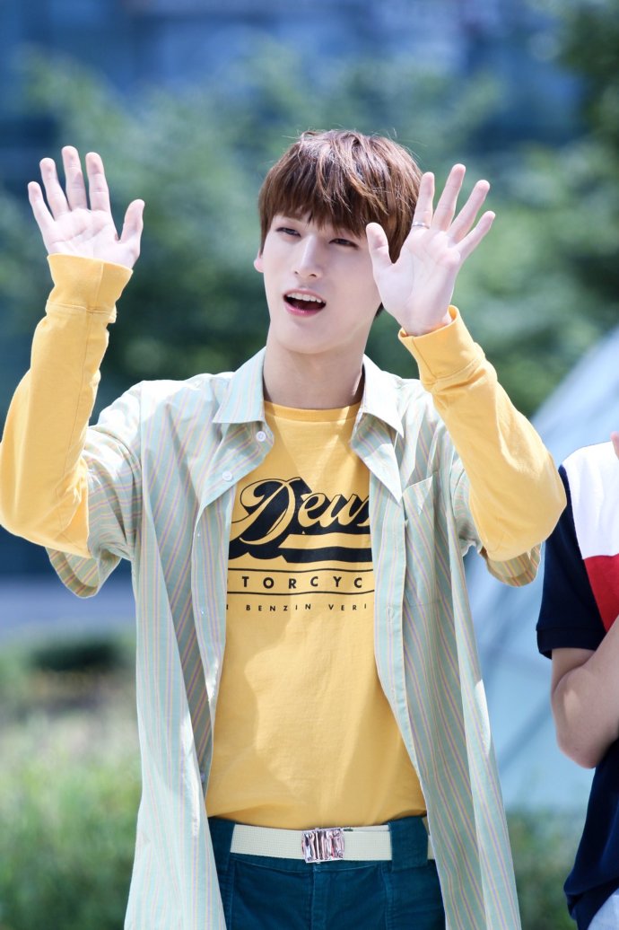 #GoldenChild# #李大烈##孙永宅##崔胜允##朴在锡##李长埈##崔普闵# #GoldenChild0828出道快乐# 【GC资源】170902音乐中心迷你FM＆170828出道SC 高清9Pcr:TellMeY_0713, daeyeol_cut, sweetyyok, ​​​​