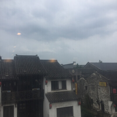 无锡南长街 雨