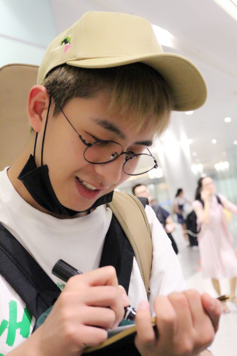 焦迈奇cr芒果互动app