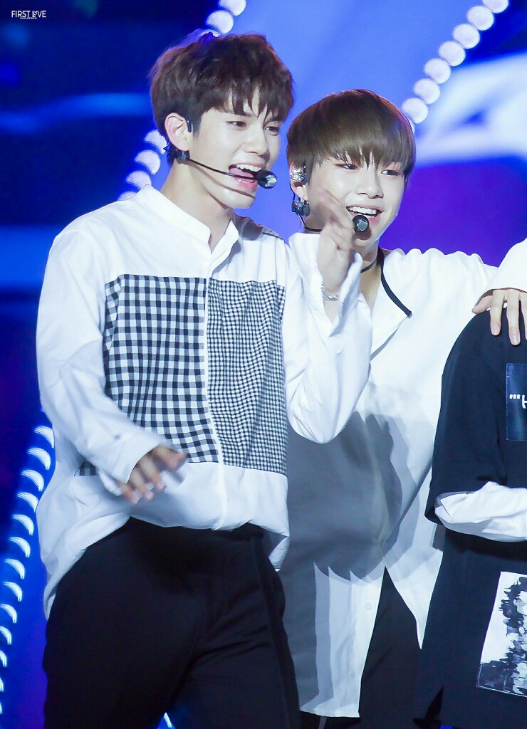 ❤❤WANNA ONE 邕圣祐
170903 仁川sky festival
高清饭拍
cr.logo