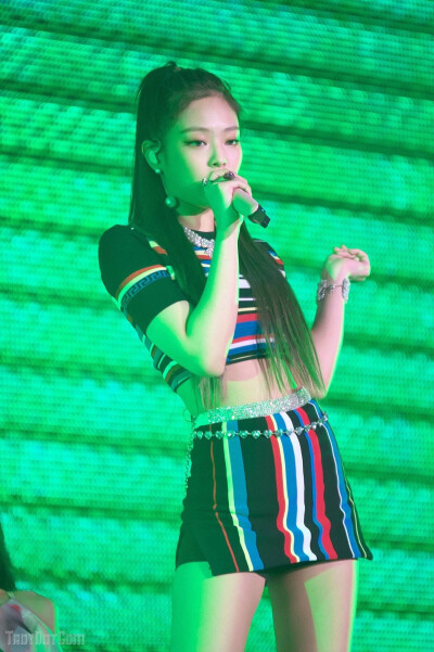 JENNIE