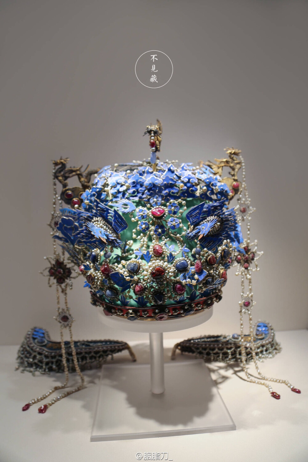 点翠嵌珍珠宝石金龙凤冠