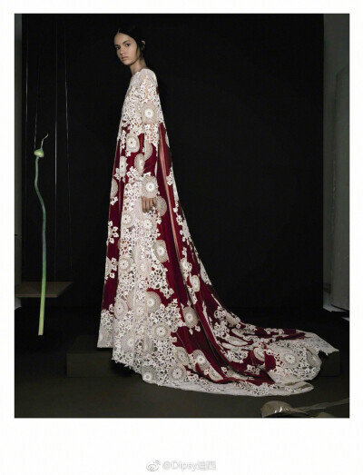 Valentino Haute Couture Fall 2017 Supplement｜每季高定后，意版Vogue都会惯例为华伦拍摄一组艺术大片