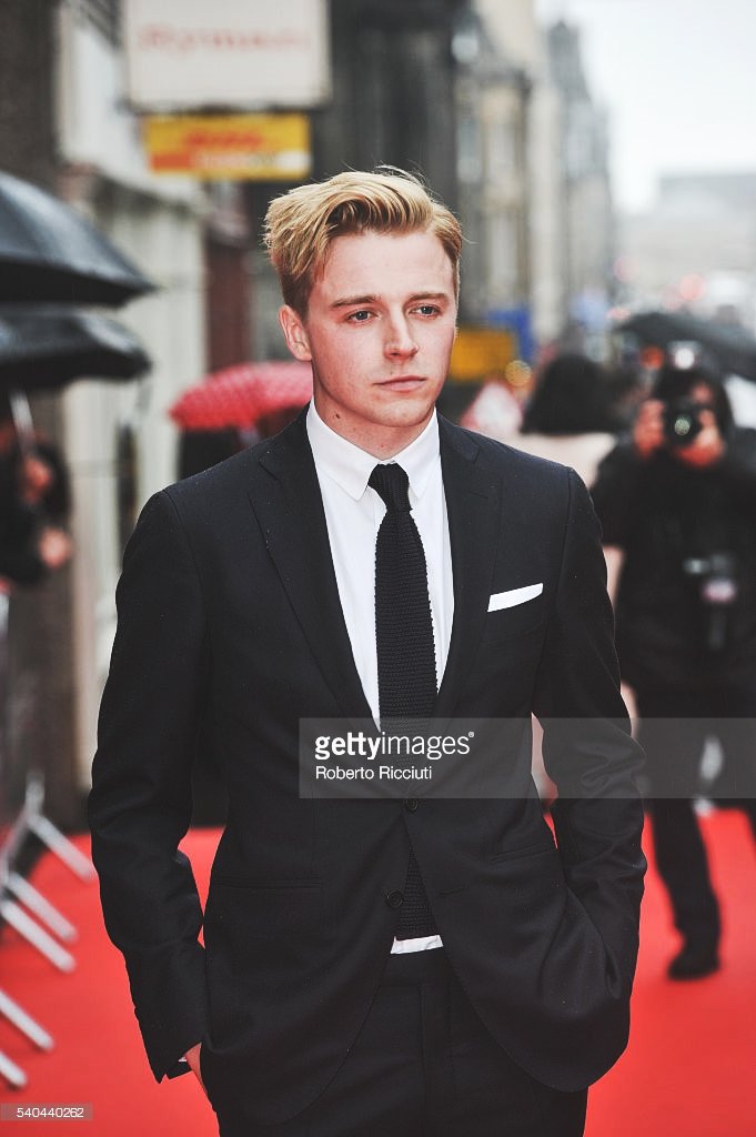 Jack Lowden。敦刻尔克。