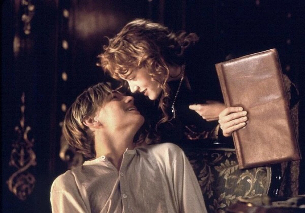 Leonardo DiCaprio and Kate Winslet in Titanic (1997)