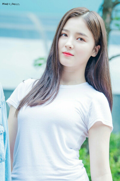 Nancy 李承利 MOMOLAND