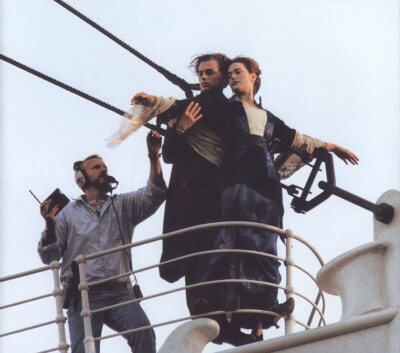 Leonardo DiCaprio and Kate Winslet in Titanic (1997)