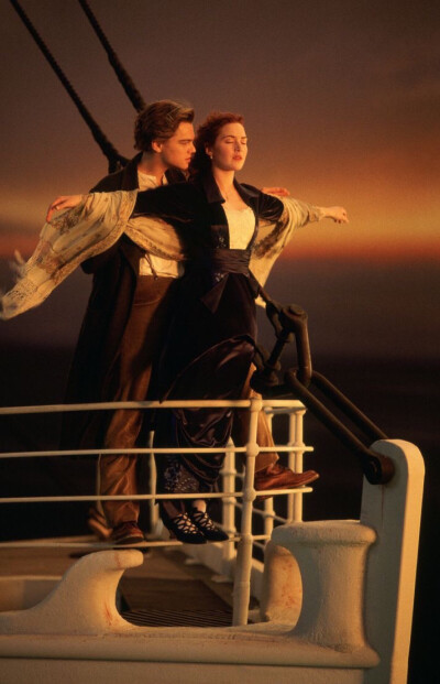 Leonardo DiCaprio and Kate Winslet in Titanic (1997)