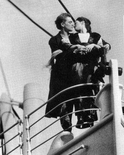 Leonardo DiCaprio and Kate Winslet in Titanic (1997)