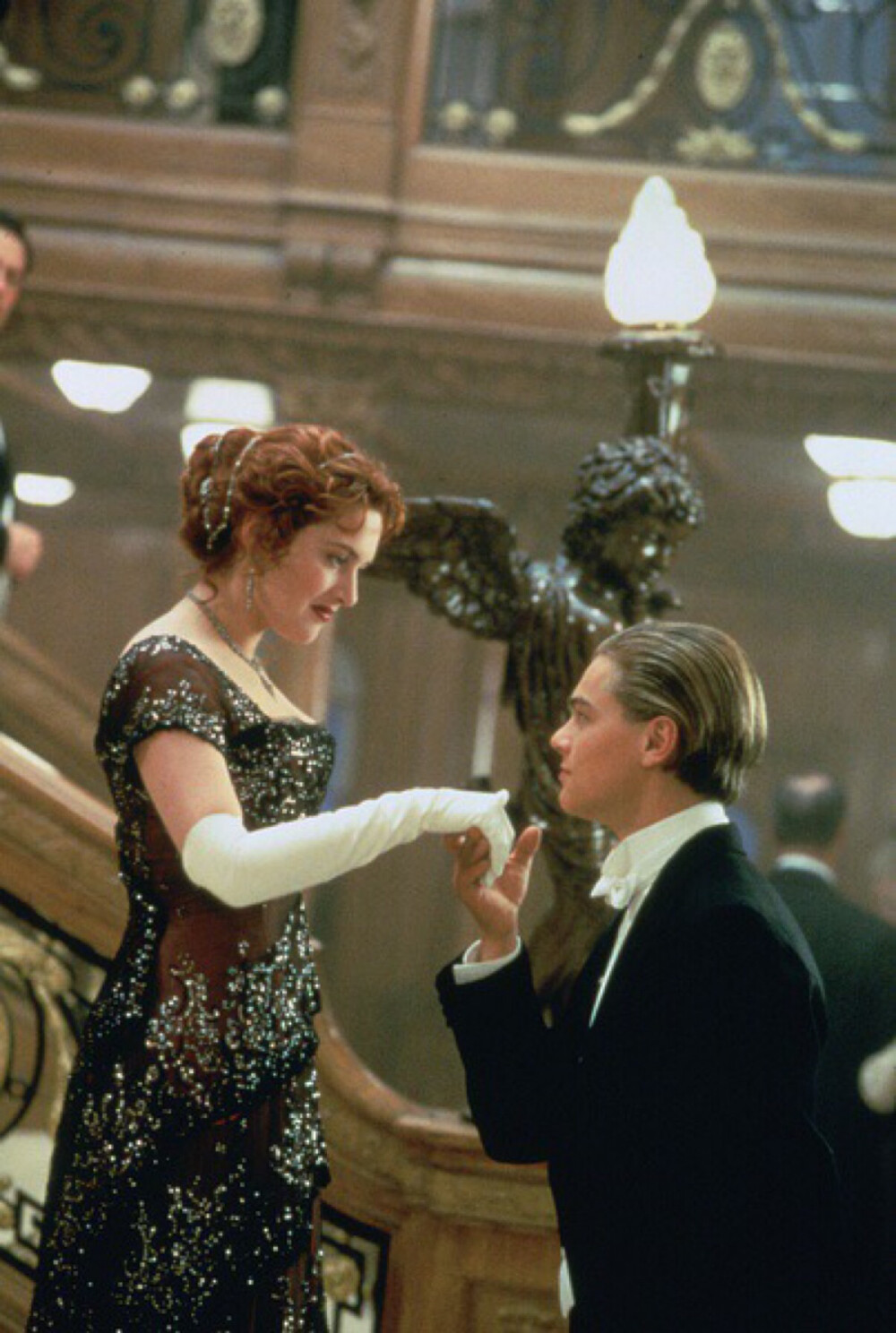 Leonardo DiCaprio and Kate Winslet in Titanic (1997)