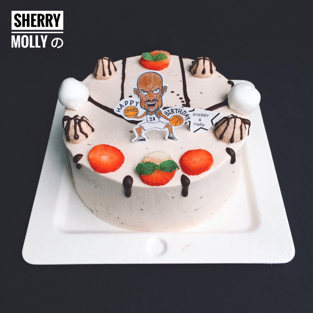 #SHERRY Molly家の下午茶#--『巧克力cake』给喜欢篮球的男生订的生日cake 说是特别爱加内特 所以cake整体就做了个篮球场 用奶油加巧克力做了小篮球～小助理画的小插牌也是很厉害呐！