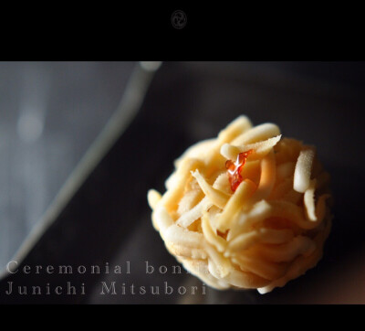 #一日一菓 #菓道 「 #送り火 」 #煉切 製 #wagashi of the day #Ceremonial bonfire #JunichiMitsubori #和菓子 #一菓流 #お盆 http://t.cn/RtH2OlE ​​​